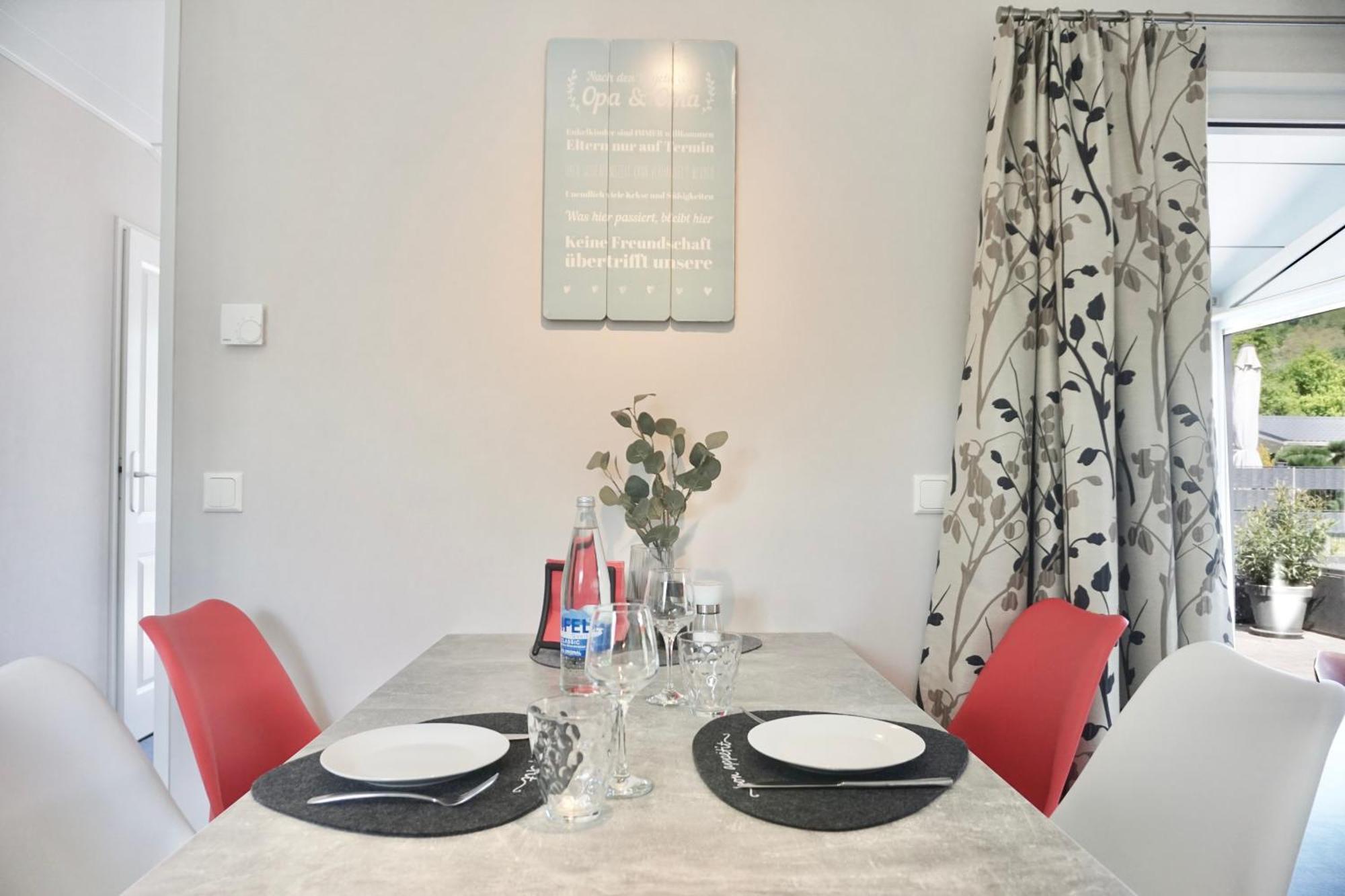 Ferienhaus Ufergeheimnis Am Guelser Moselbogen I 2 Sz I 5 Gaeste I Badebucht I Grill I Garten Coblence Extérieur photo